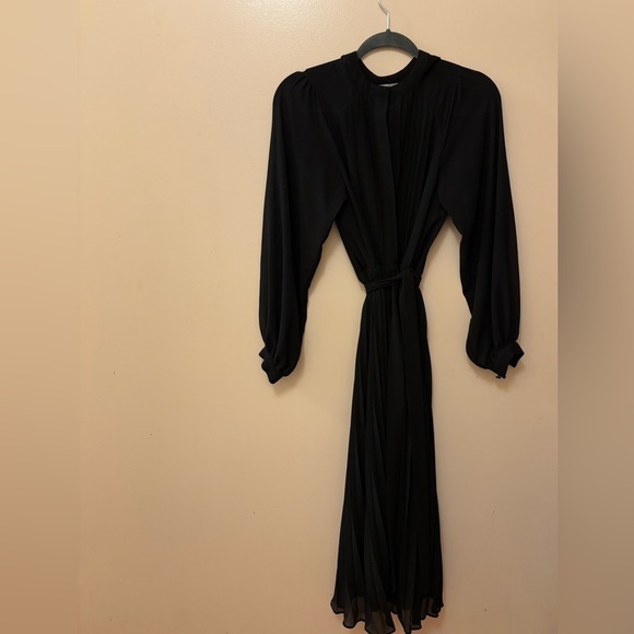 H&M Black Elegant Pleated Midi Dress with Waist Tie - Picture 6 of 6